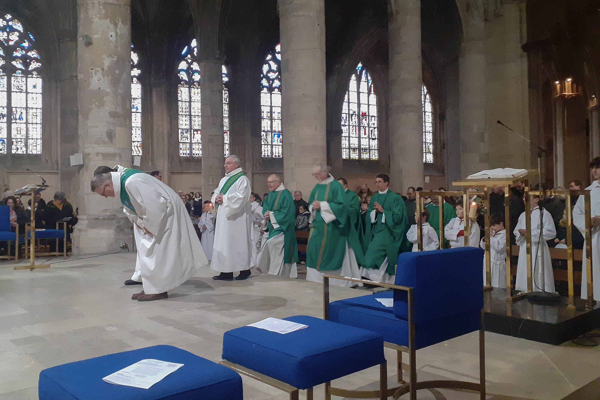 Dimanche en famille : procession d'entrée 