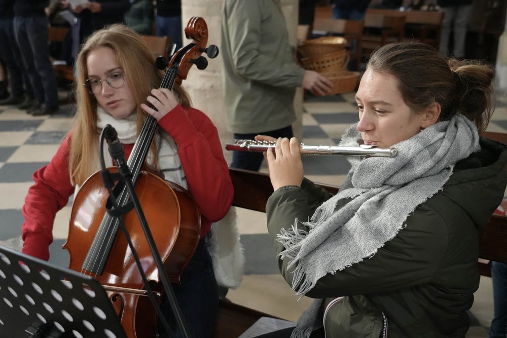 Dimanche en famille : chant d'entrée, « Levons les yeux » 