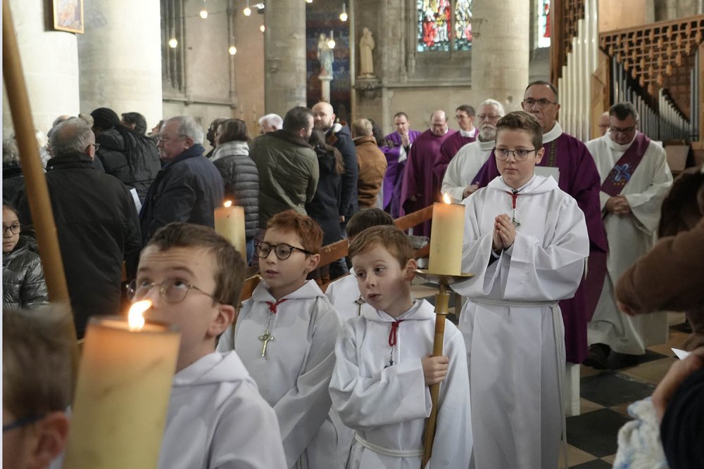 Dimanche en famille : procession d'entrée 