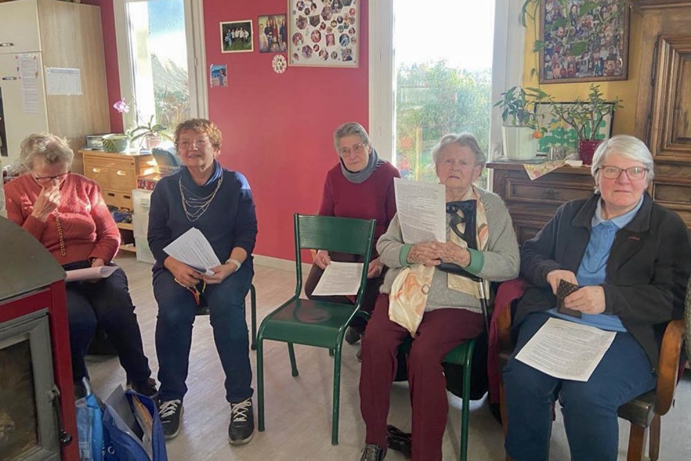 Le groupe du Rosaire... dans son nouveau lieu 